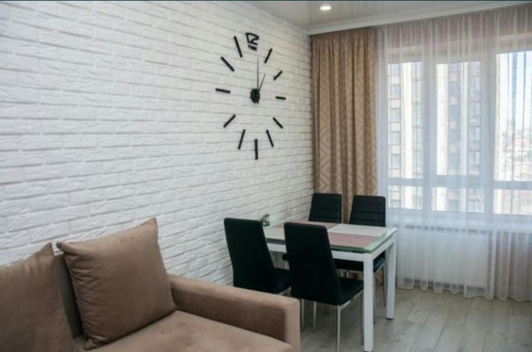 Vip Apartments Lutsʼk Cameră foto